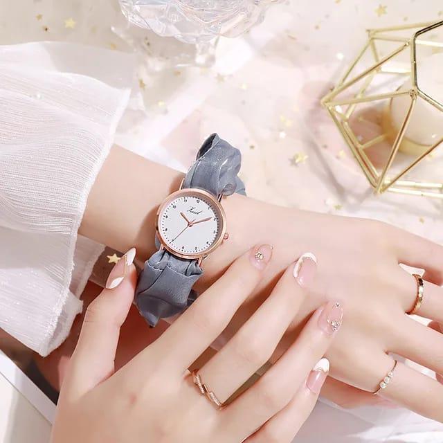 Stylish Women's Quartz Watch