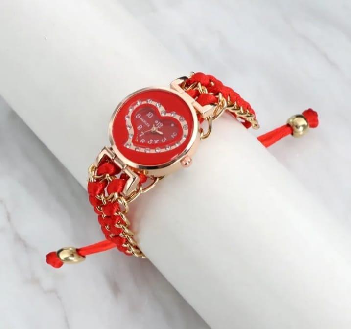 Stylish Women's Quartz Heart Watch with Chain Strap