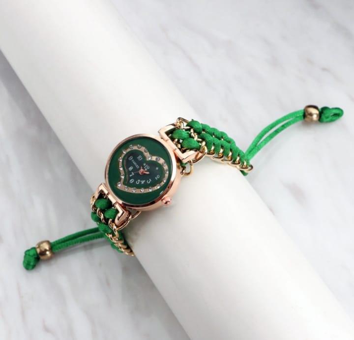 Stylish Women's Quartz Heart Watch with Chain Strap